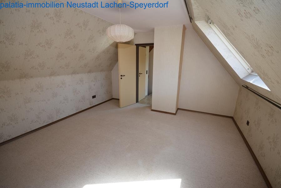 Wohnen für 2 Familien unterhalb der Burg