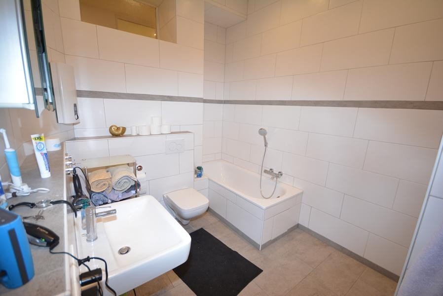 Eine wunderschoene Altbauwohnung in zentraler Stadtlage.