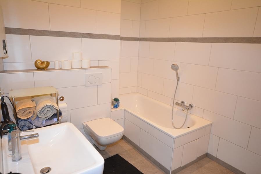 Eine wunderschoene Altbauwohnung in zentraler Stadtlage.