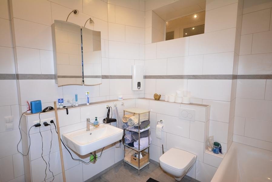 Eine wunderschoene Altbauwohnung in zentraler Stadtlage.
