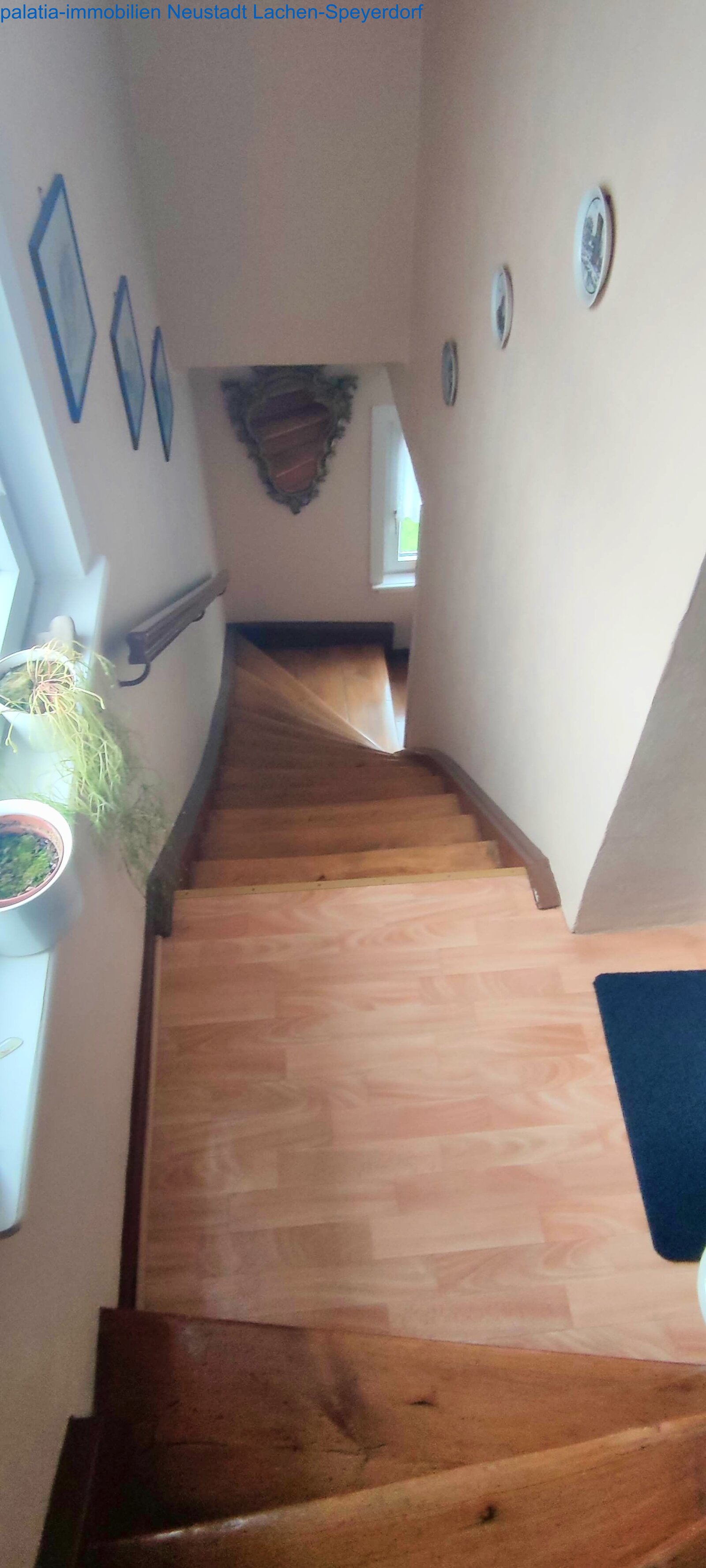 Treppenhaus EG zu OG 